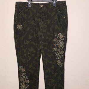 Vintage America Women's Bestie Camo Jeans